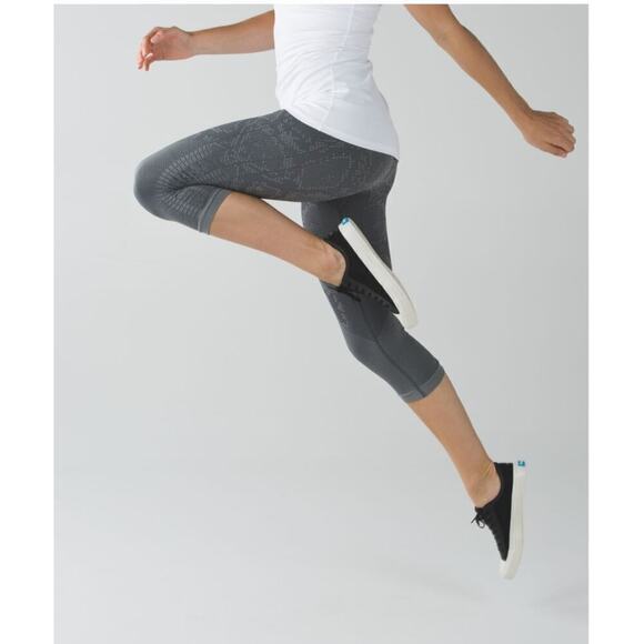 Lululemon In The Flow Crop II Heathered Dark Slate SZ 8